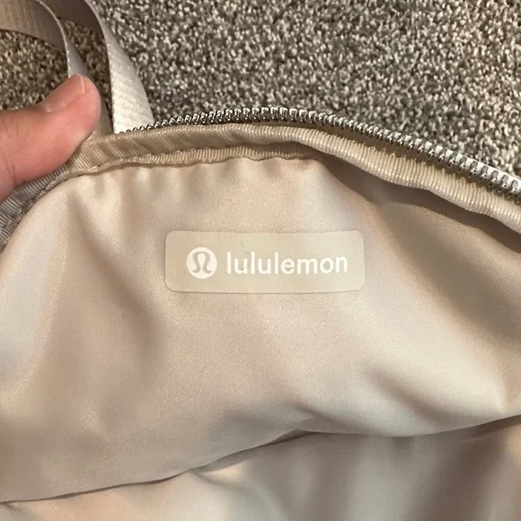 Lululemon All Night Festival Bag 2L - Picture 4 of 7